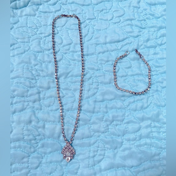 Like New Set Silver Rhinestone Necklace by Avon and Bracelet by Sarah Coventry - Picture 10 of 11
